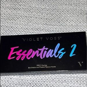 Violet Voss essentials eyeshadow palette